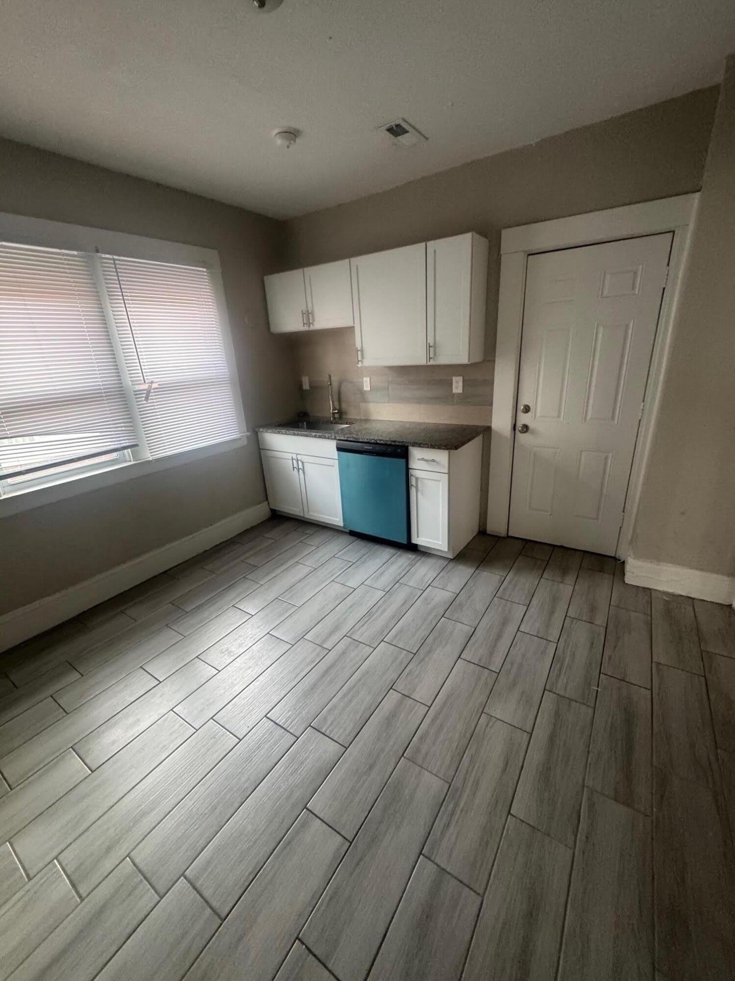 2925 Calvert Street – photo 5