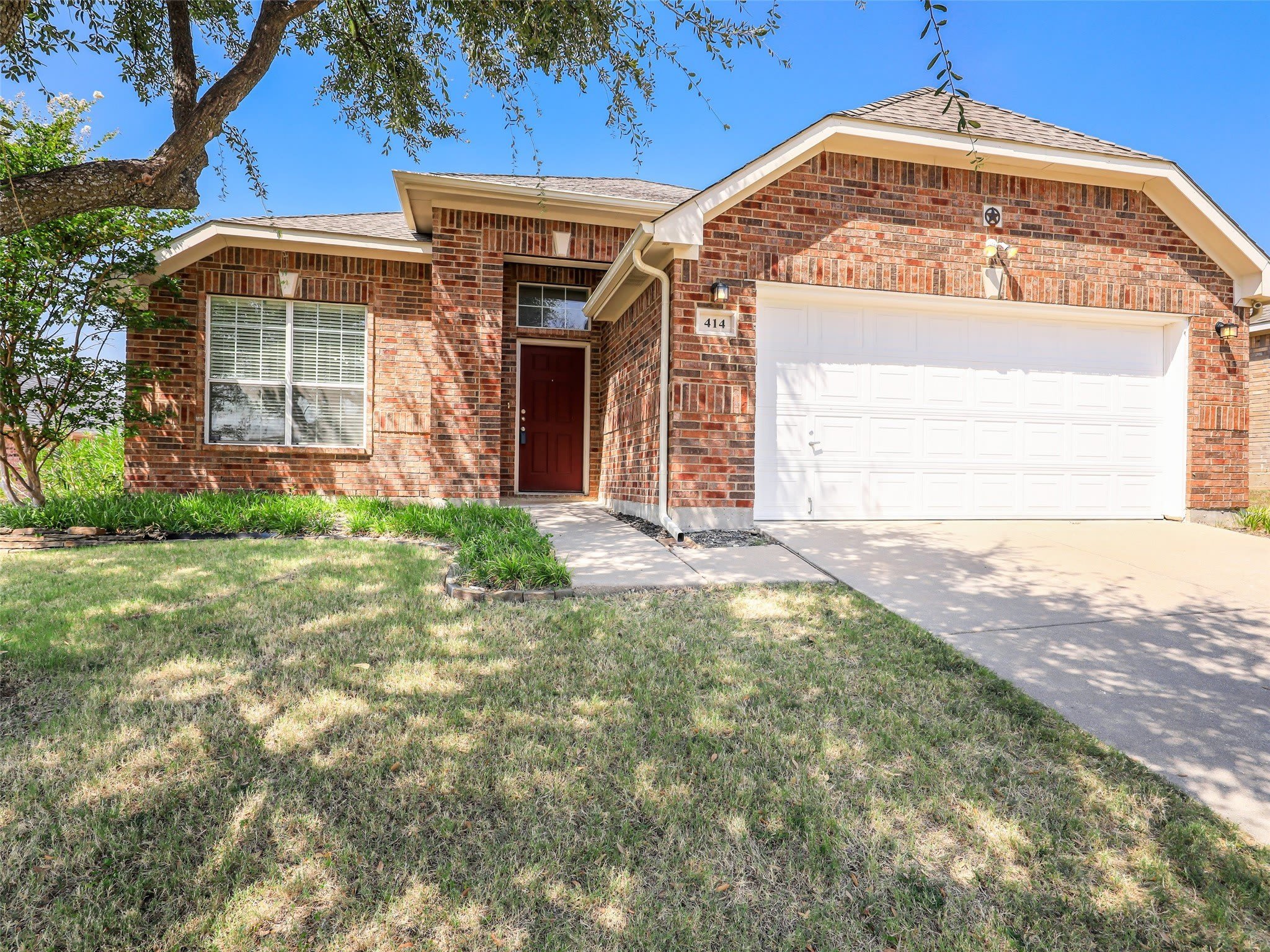 414 Dartmoor Drive – photo 1