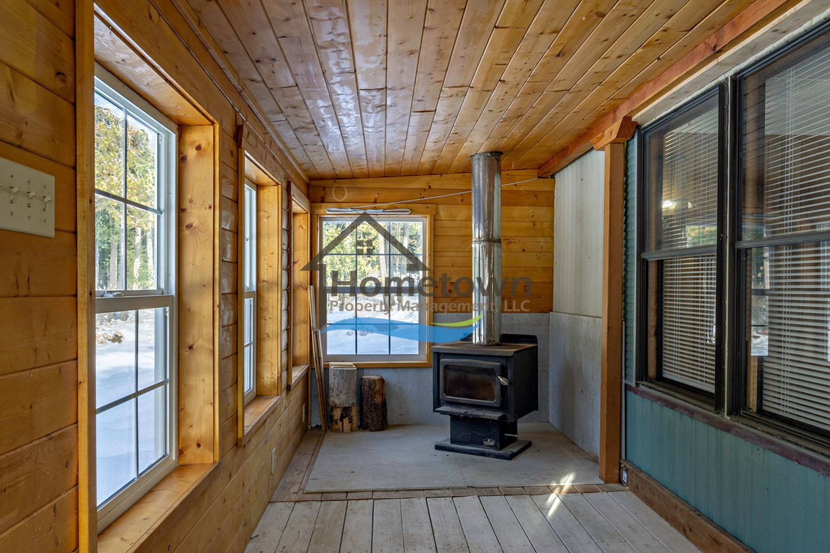 2 Bedroom 1 Bathroom Home in a Beautiful Remote Rustic Setting Available in Priest River! – photo 4