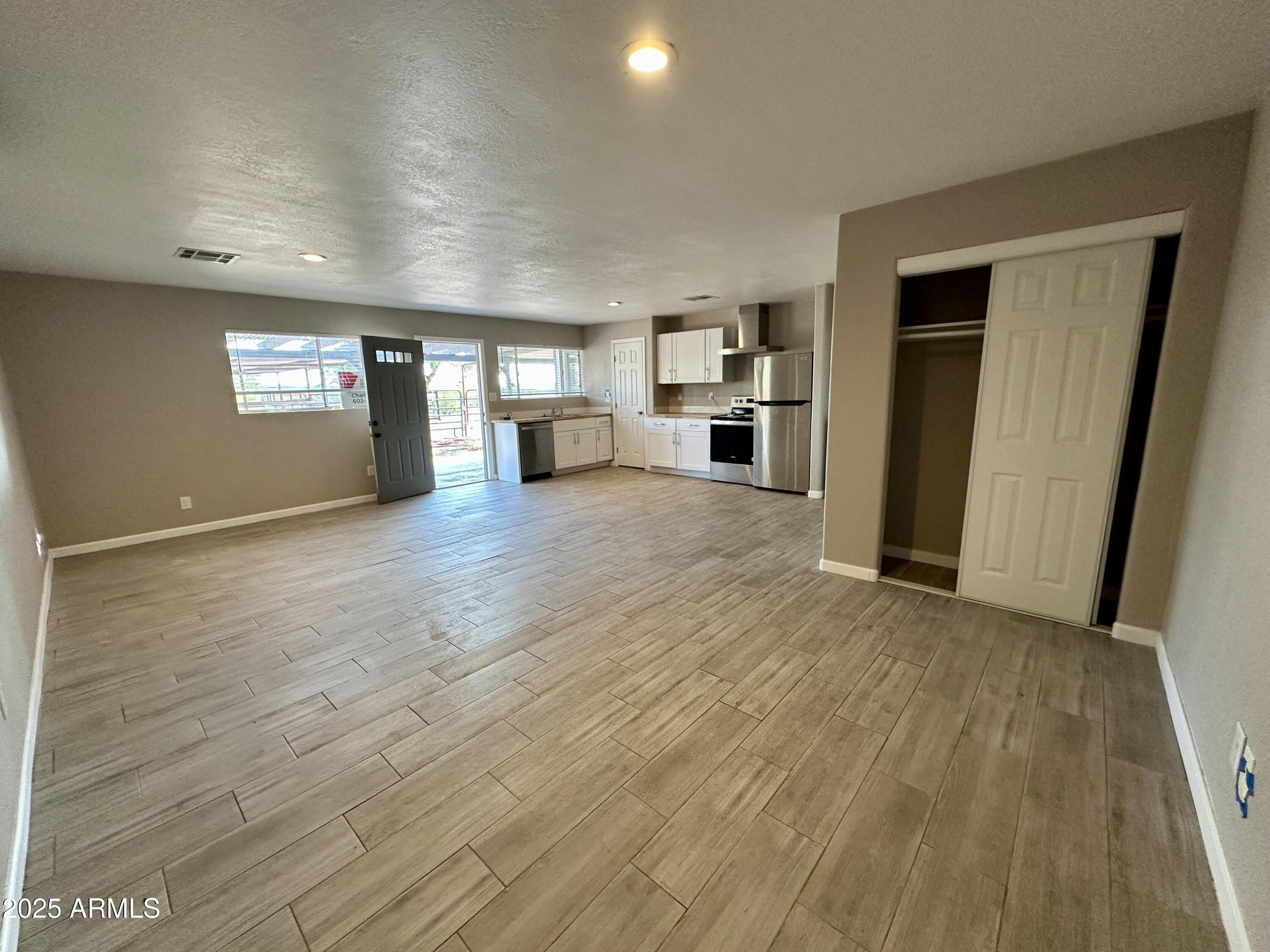 35211 N 49TH – photo 2