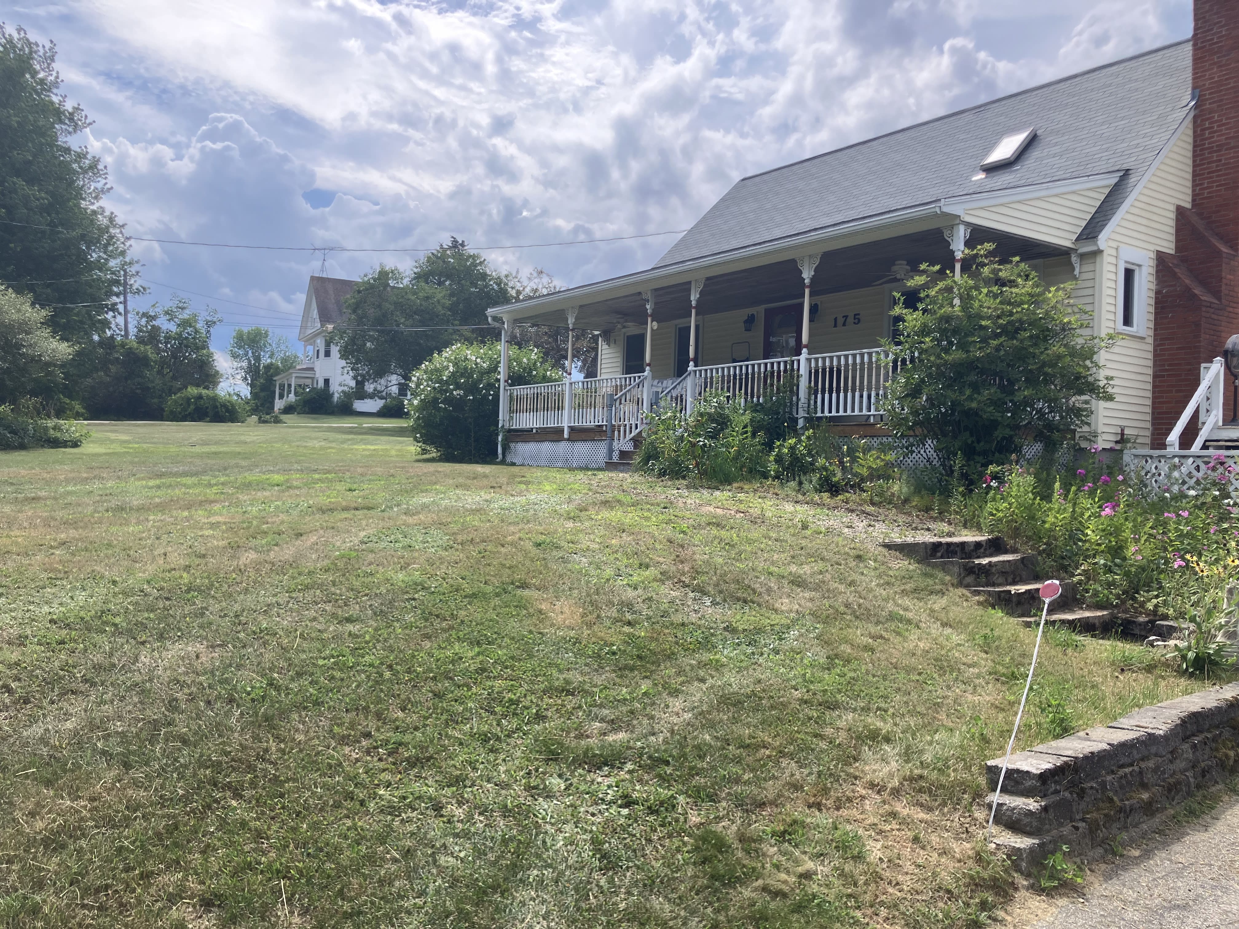 175 First Crown Point Road – photo 1