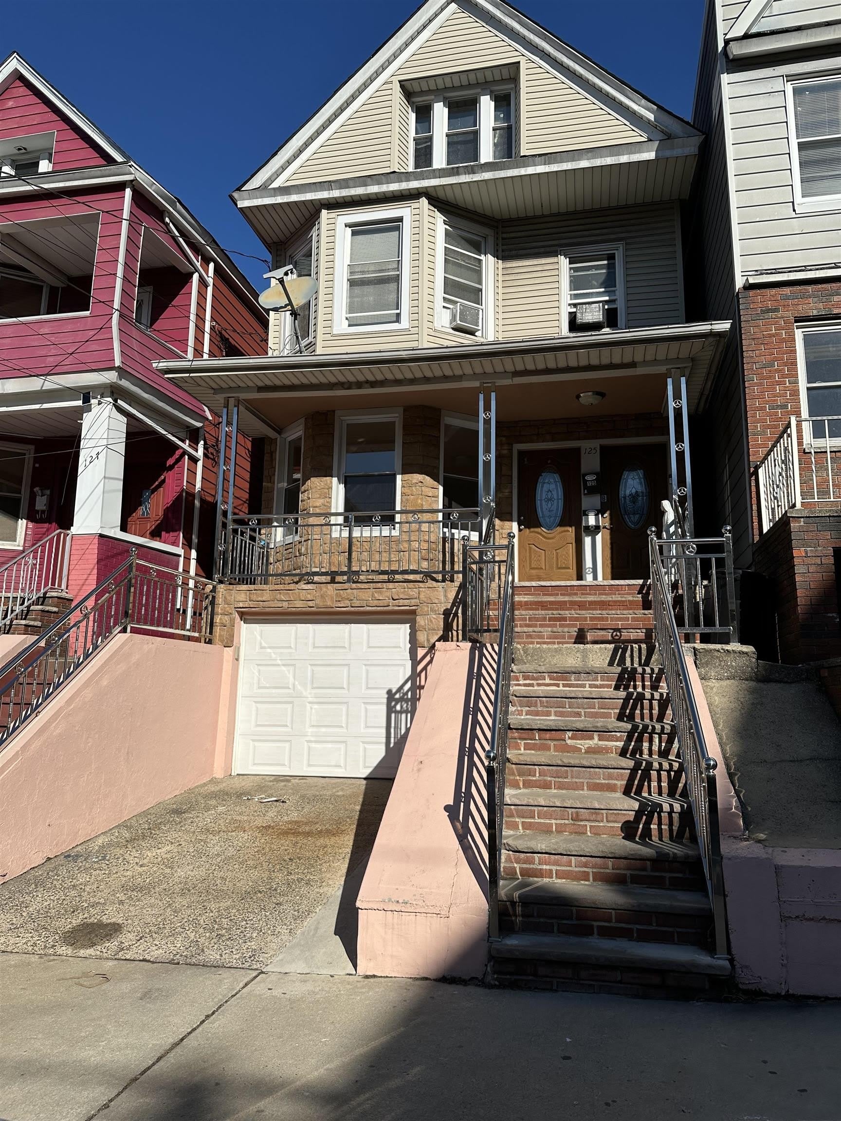 125 W 28TH ST – photo 1