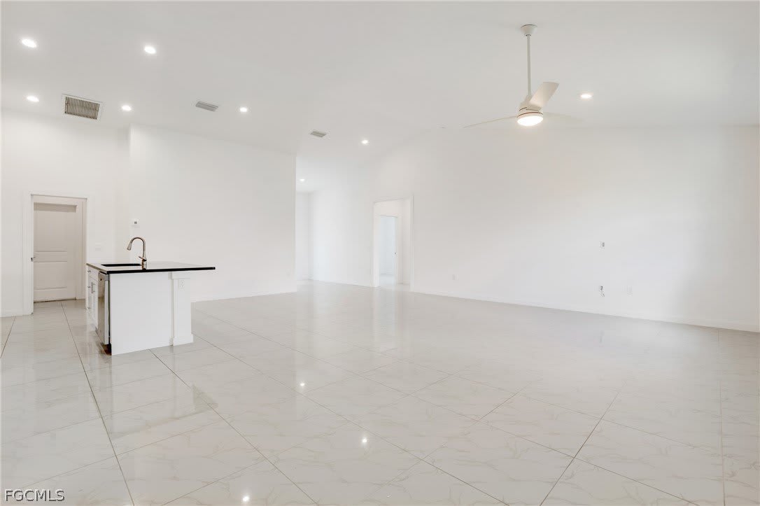 2725 SW Embers Terrace – photo 3