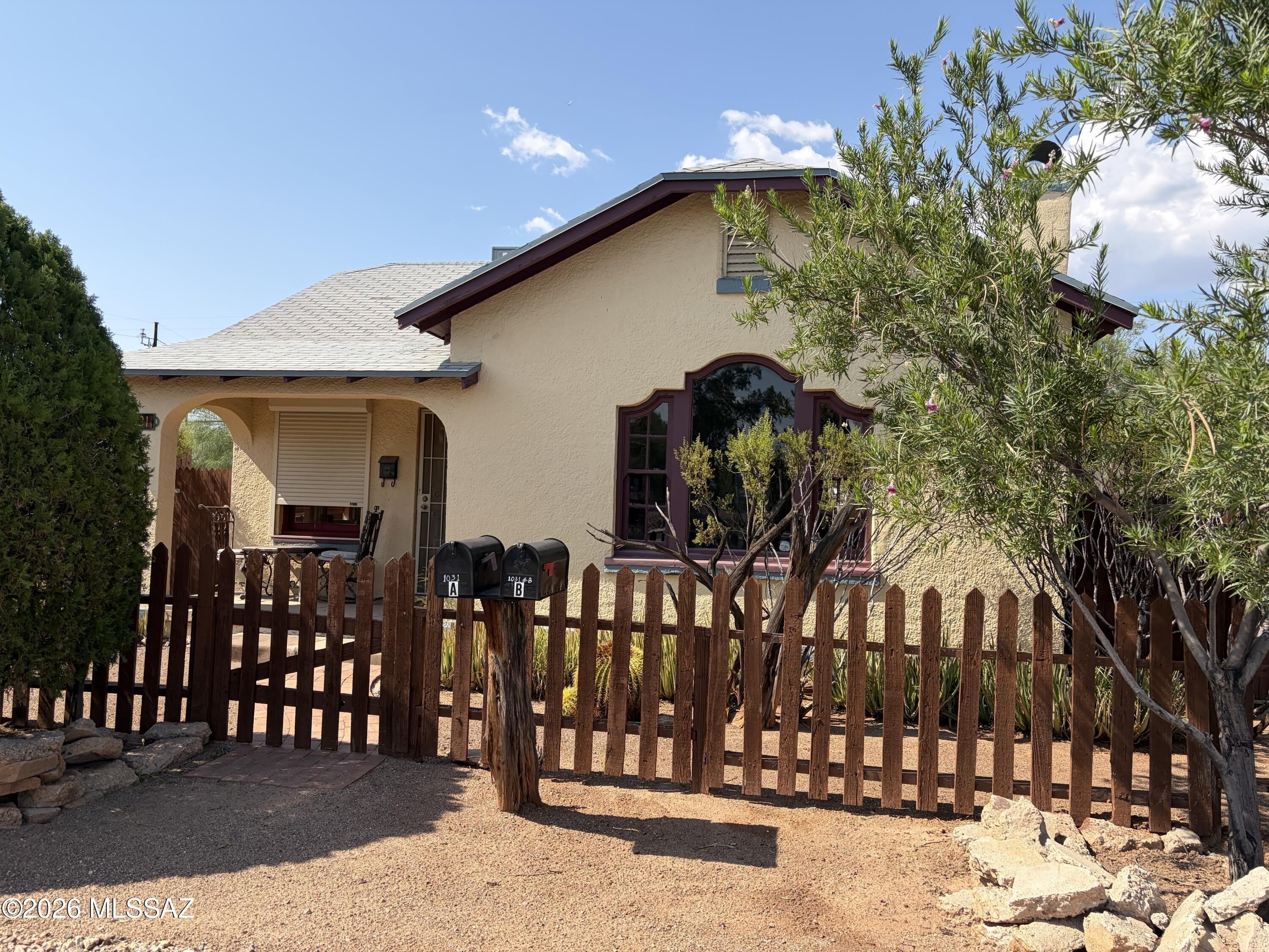 1031 E GRANT Road – photo 4