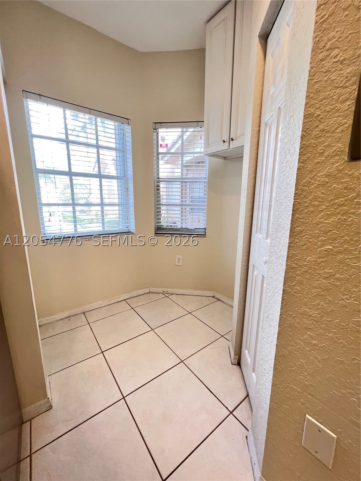 5707 NW 114th Ct – photo 4