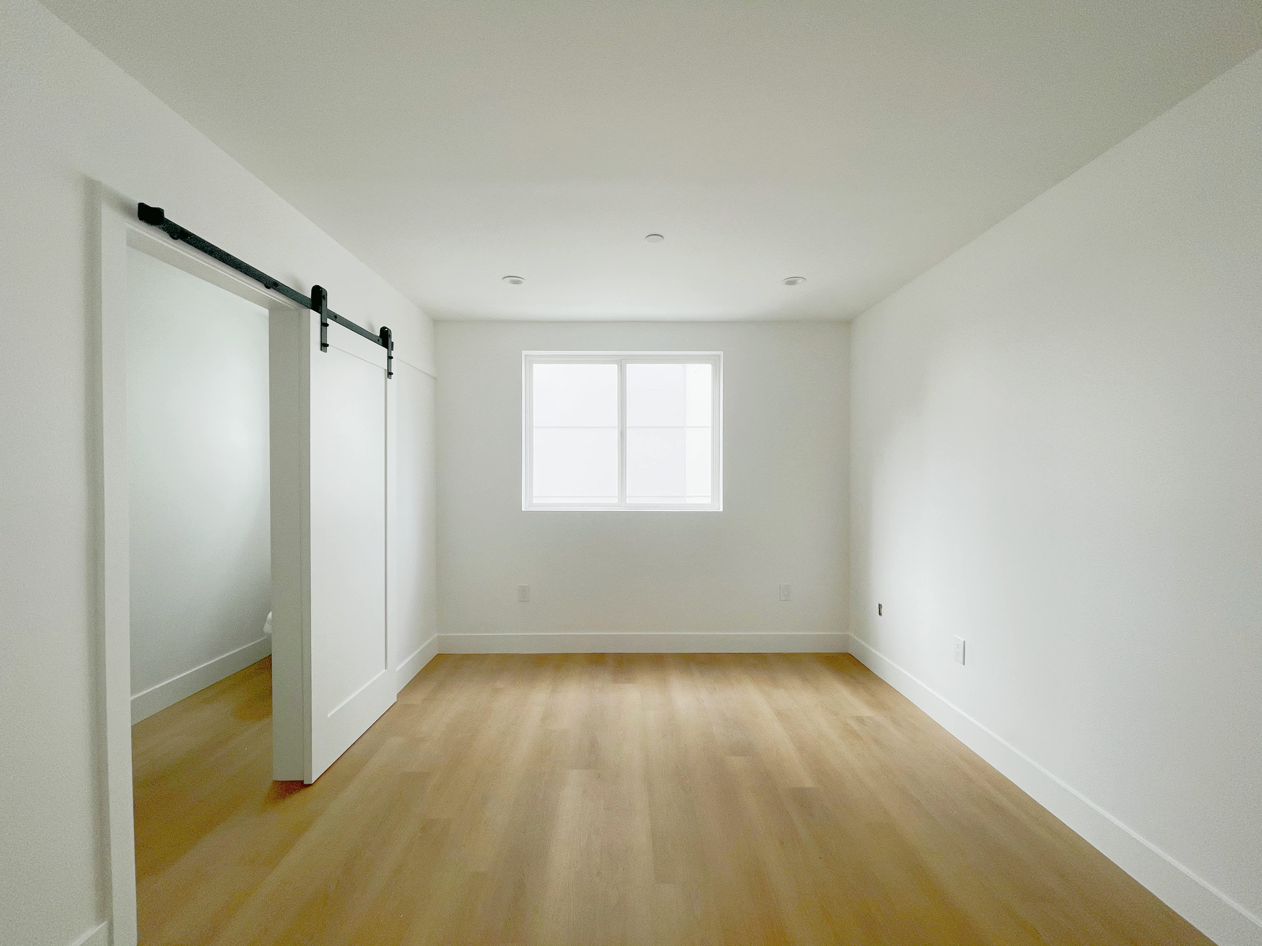 1351 W 37th Street – photo 5