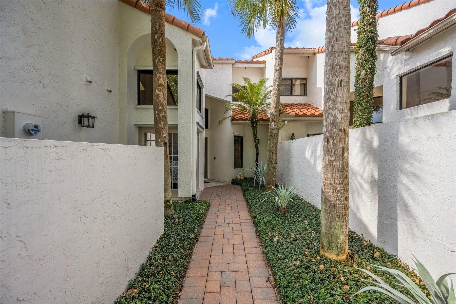2443 Windsor Way Court – photo 4