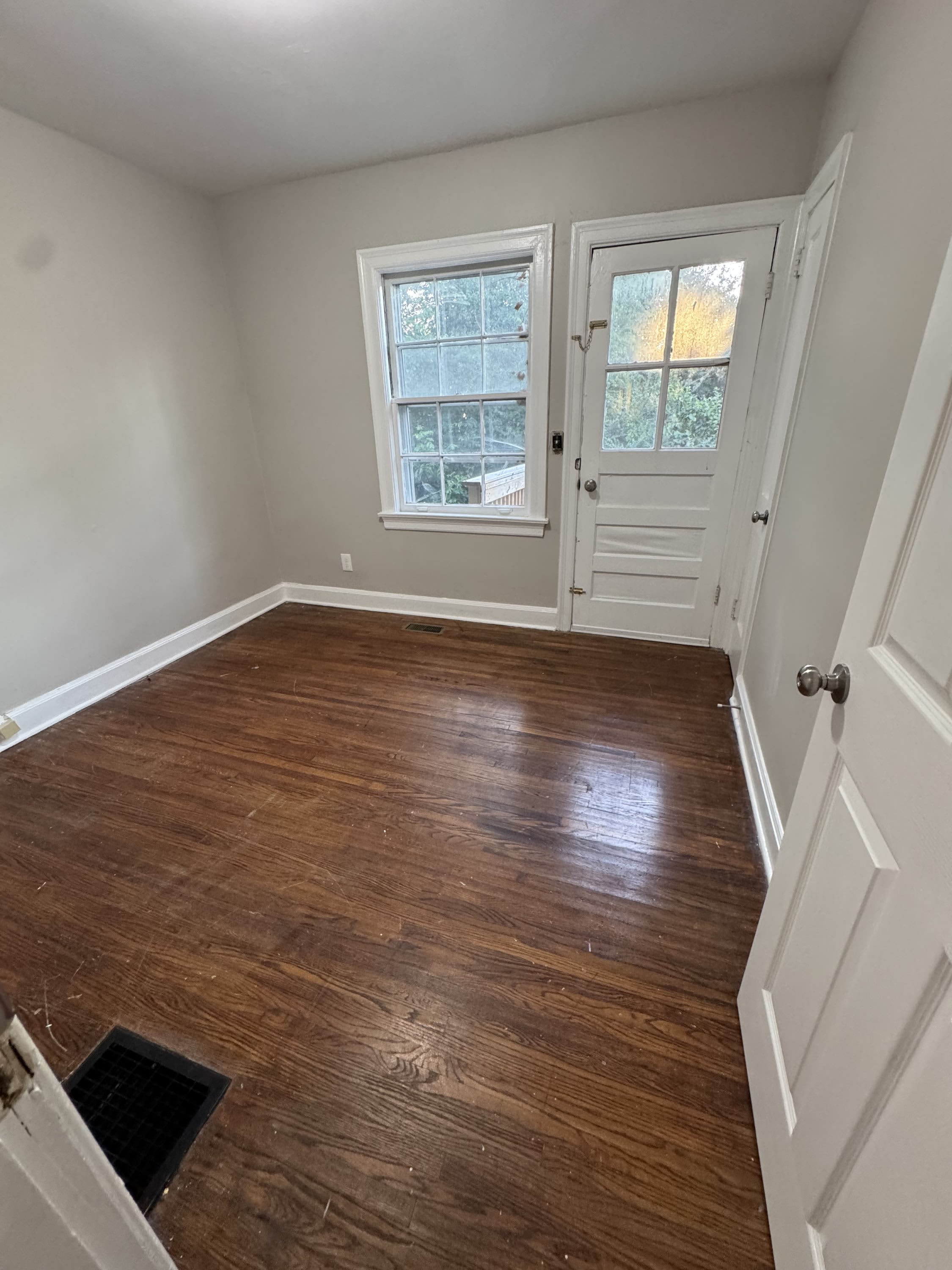 1606 E Sharpe Ave. – photo 5