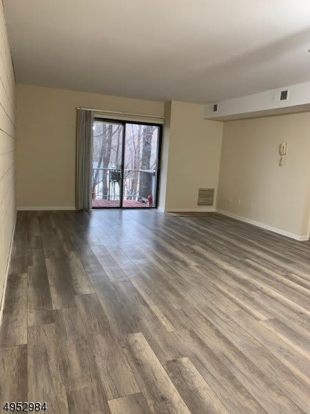 221 Ringwood Ave – photo 2