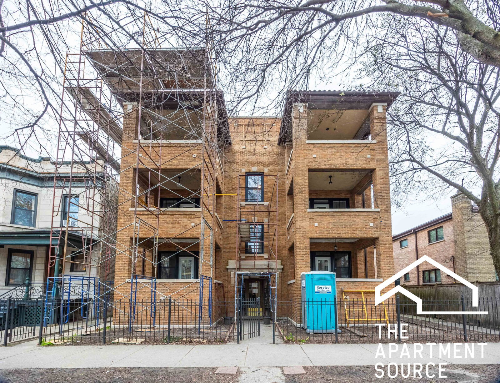 4410 North Greenview Avenue – photo 2
