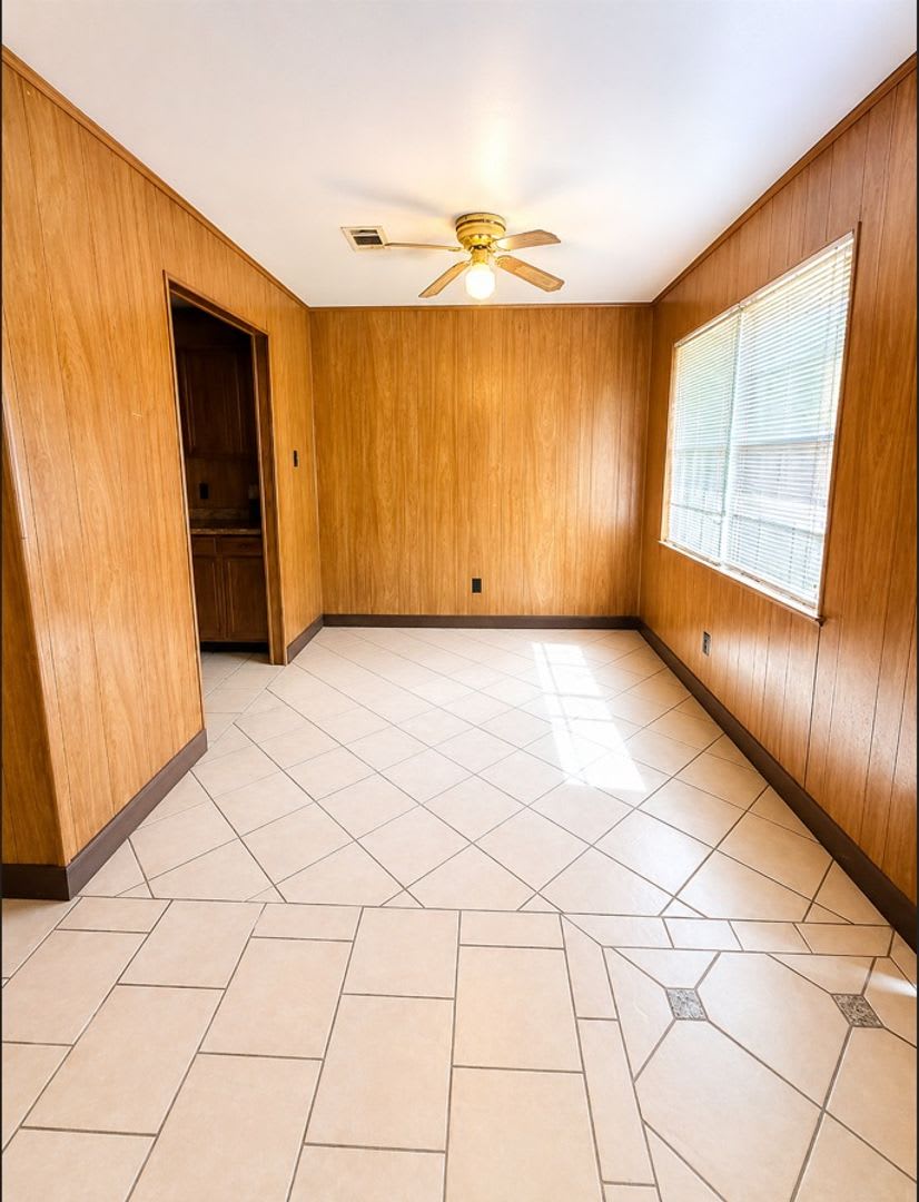 580 Campus St – photo 4