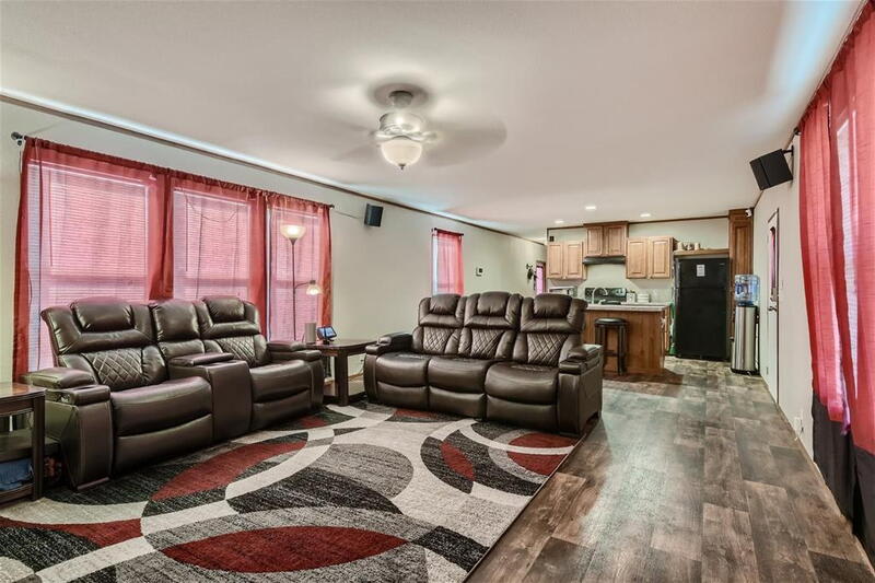 517 Crossroads Drive – photo 2