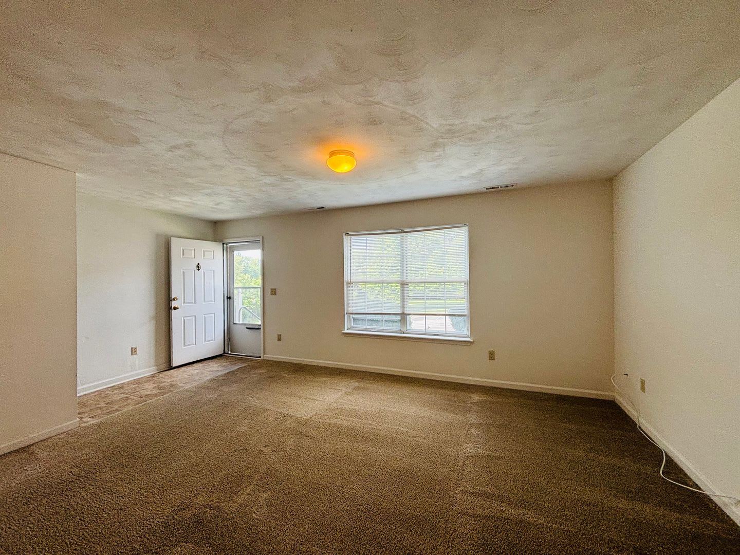 4 Bedroom 2.5 Bath Townhouse – photo 5