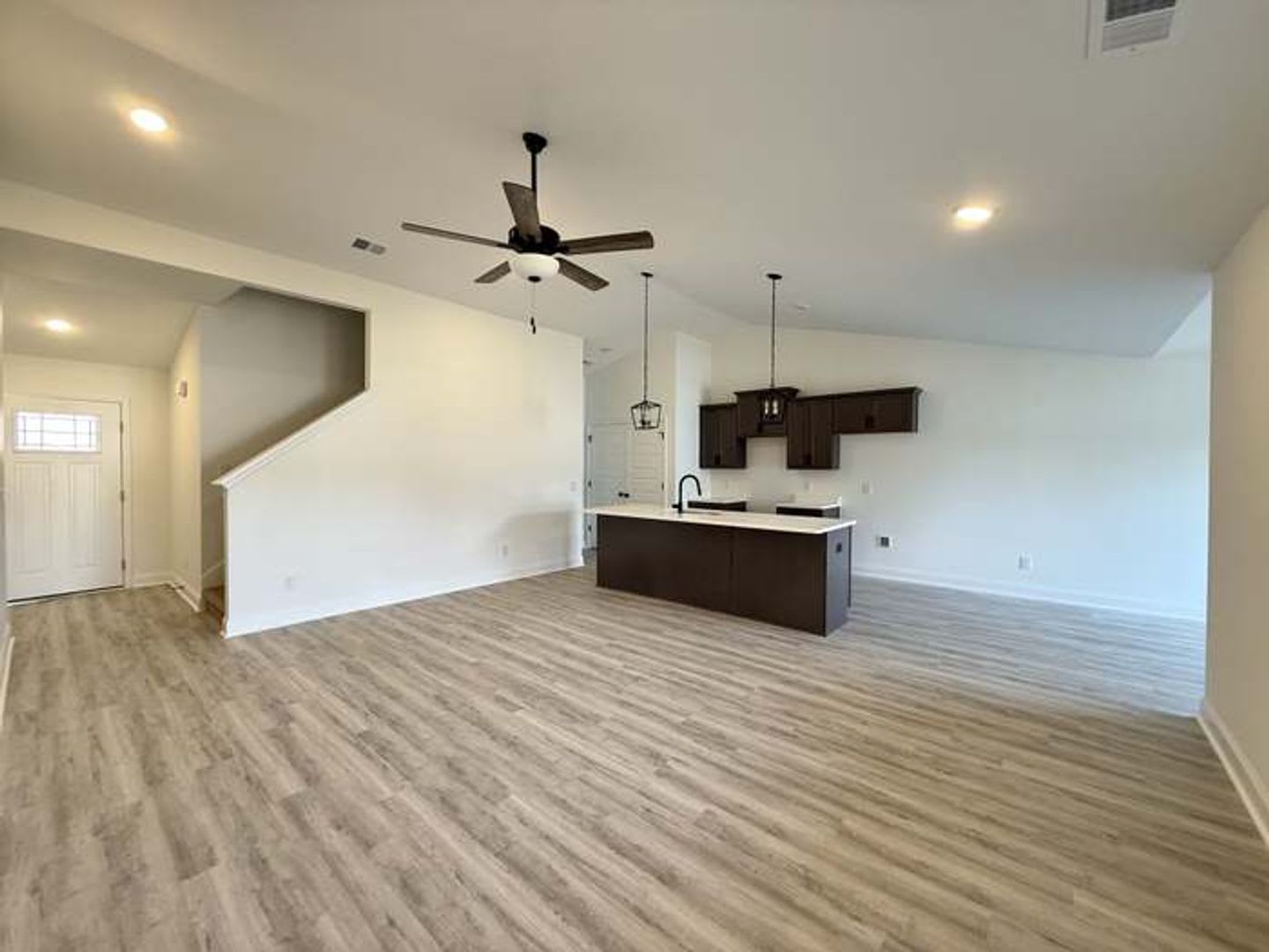 For Rent 3 Bedroom 2 Bath Home + Bonus Room – photo 3
