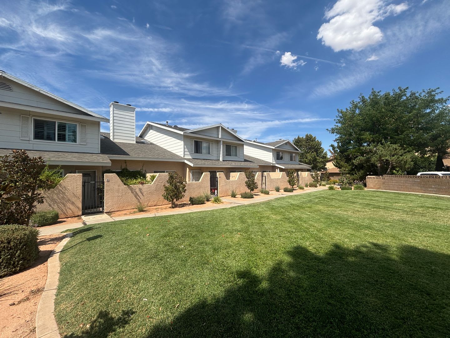 West Palmdale Townhouse – photo 2