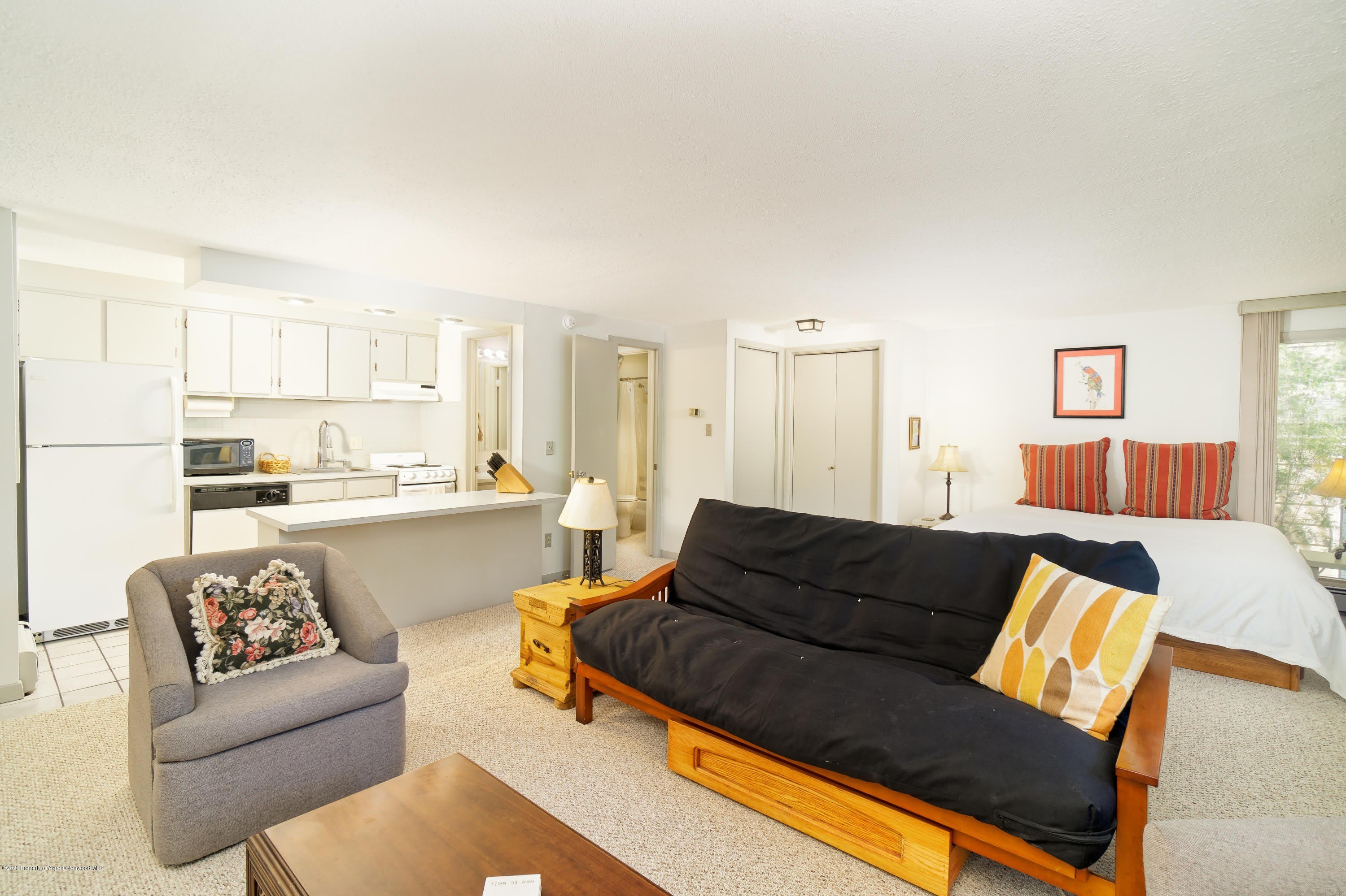 935 E Hopkins Avenue – photo 5