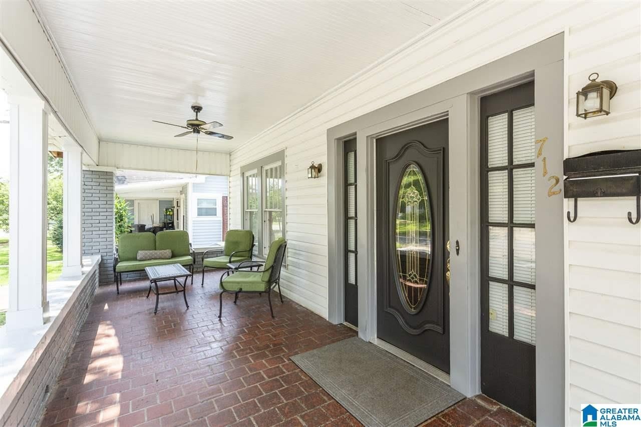 712 10TH COURT – photo 2