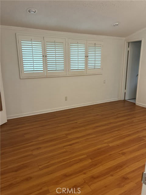 20405 Oxnard Street – photo 5
