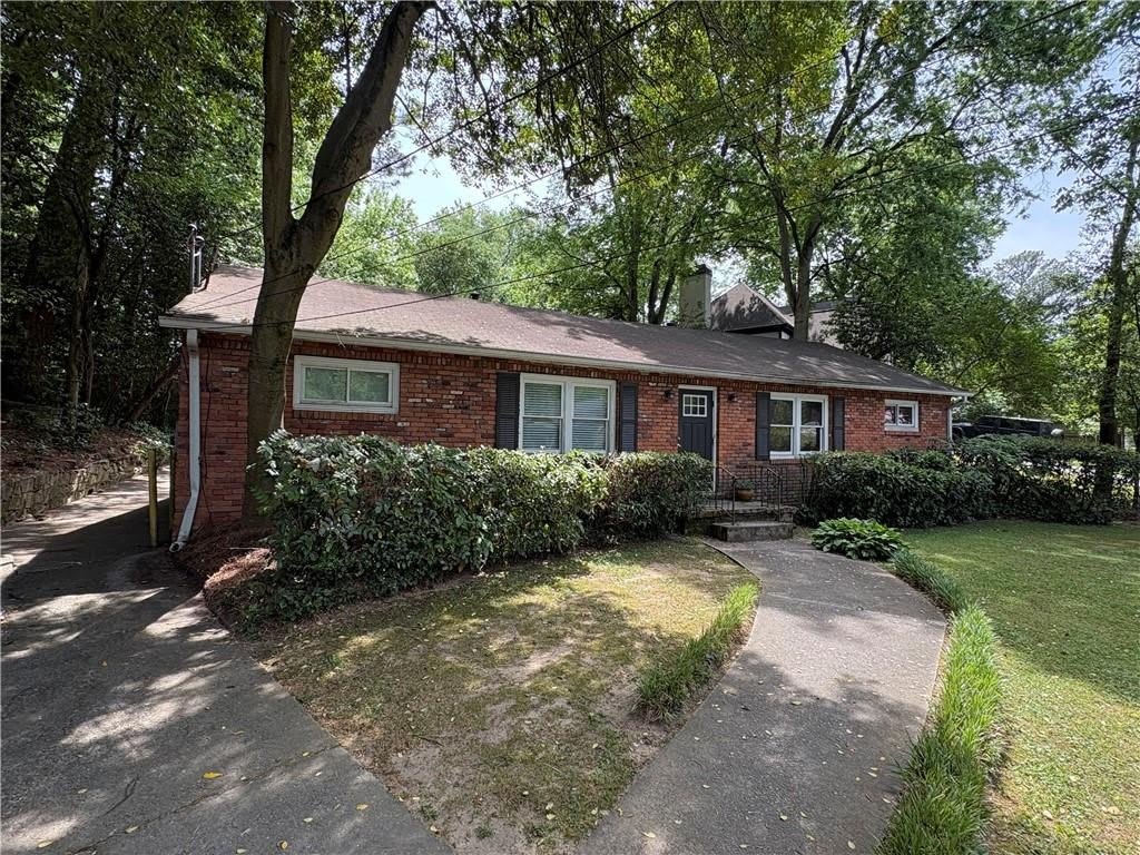 515 Allen Road NE – photo 1