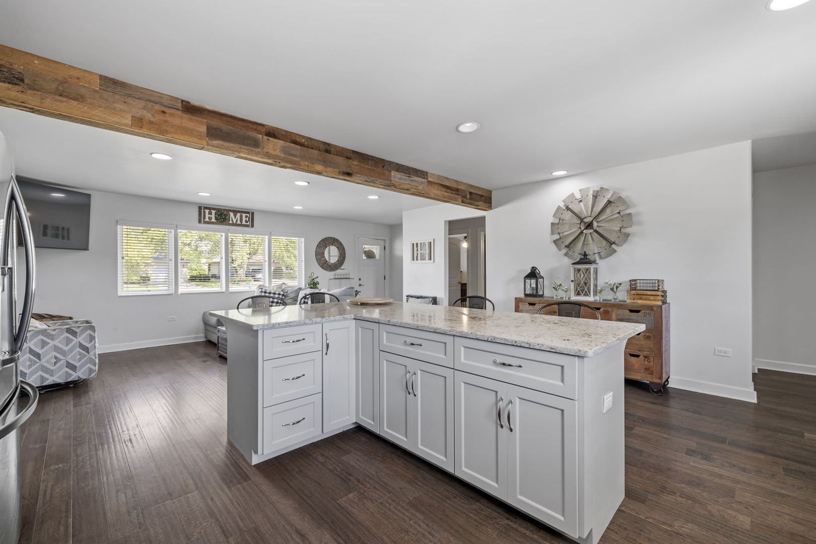 1621 Barthelone Street – photo 4