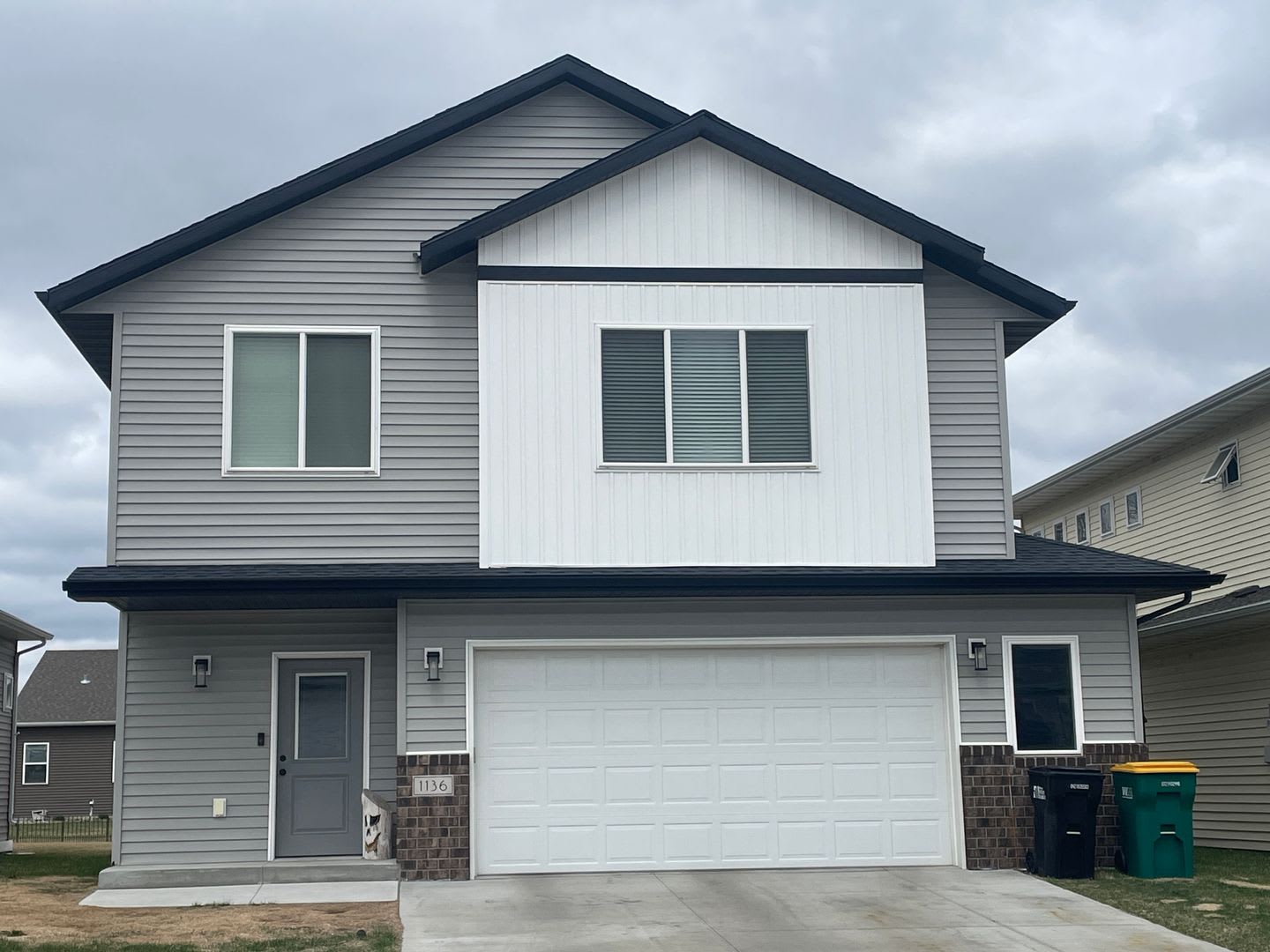 1136 27th Ave W – photo 1