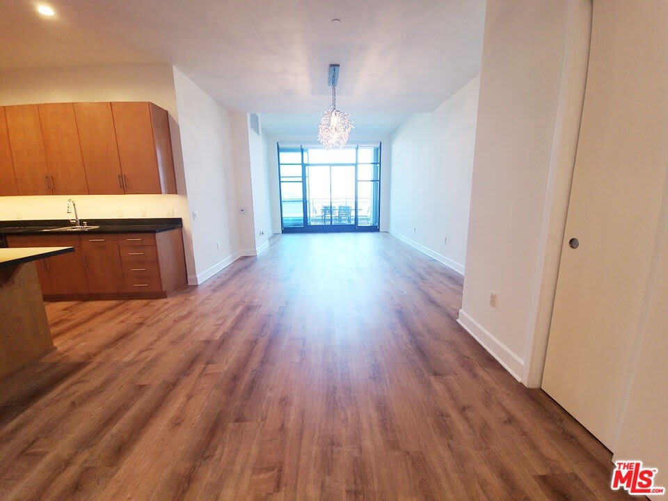 3223 W 6Th St – photo 2