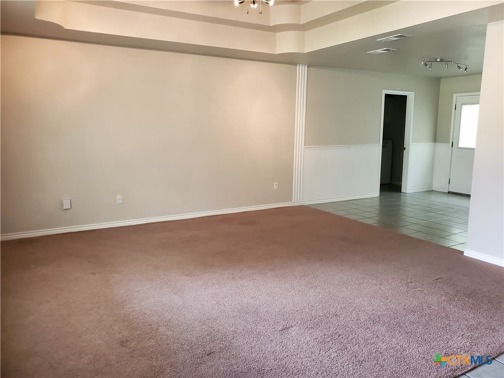 136 Royal Crest Circle – photo 2