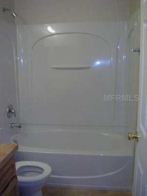 Cozy 3 Bedroom 2 Bath (2 Story) Townhome – photo 4