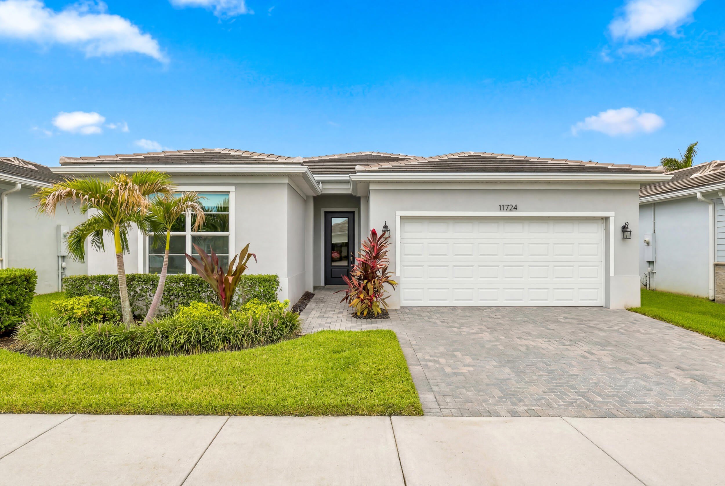 11724 SW Aquila Way – photo 1