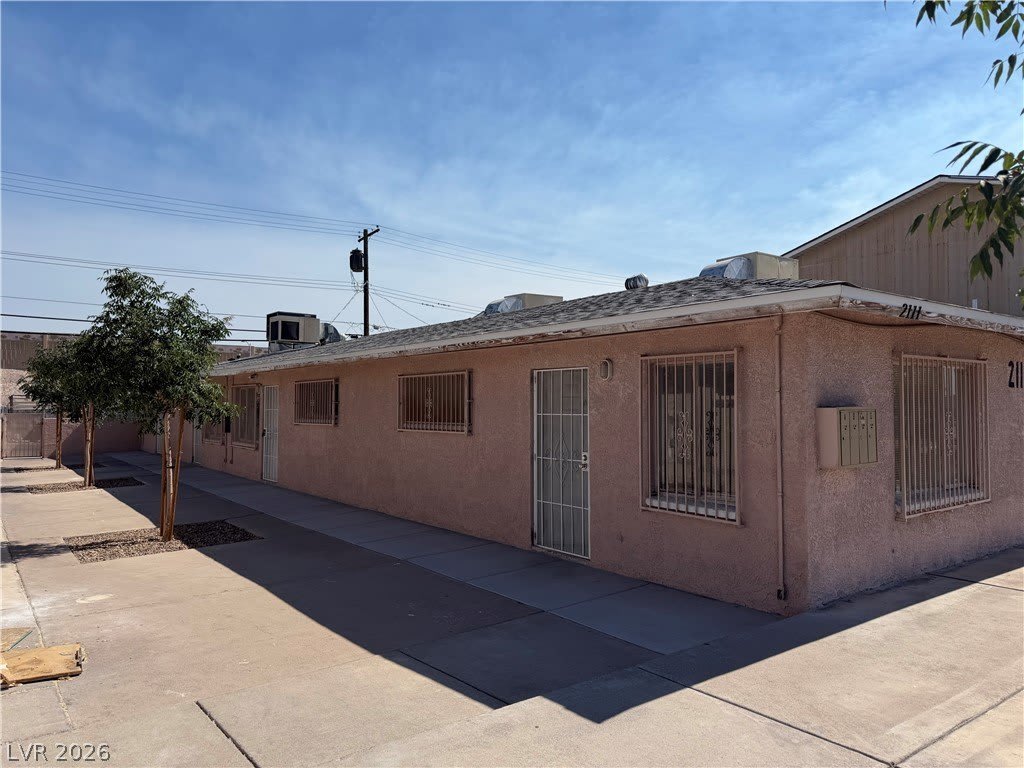 2111 Stewart Avenue – photo 2