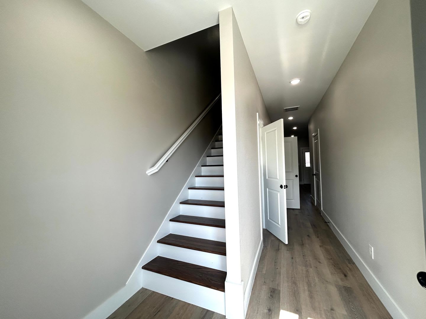 FREE 50" TV if lease signed by Aug 31st. New 3 Bedroom / 2.5 Bathroom Townhome in Decatur! – photo 3