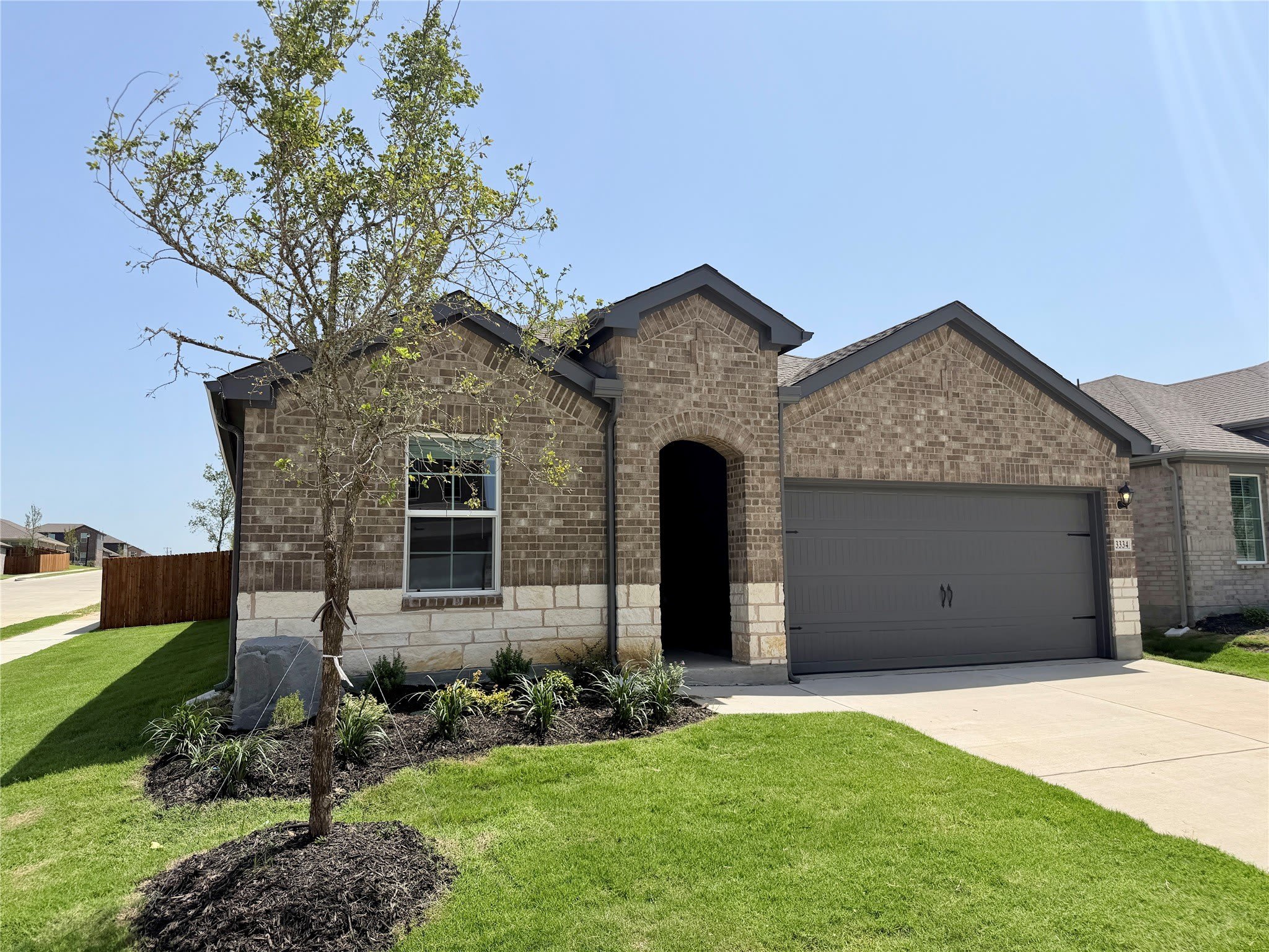 3334 Catamount Drive – photo 2