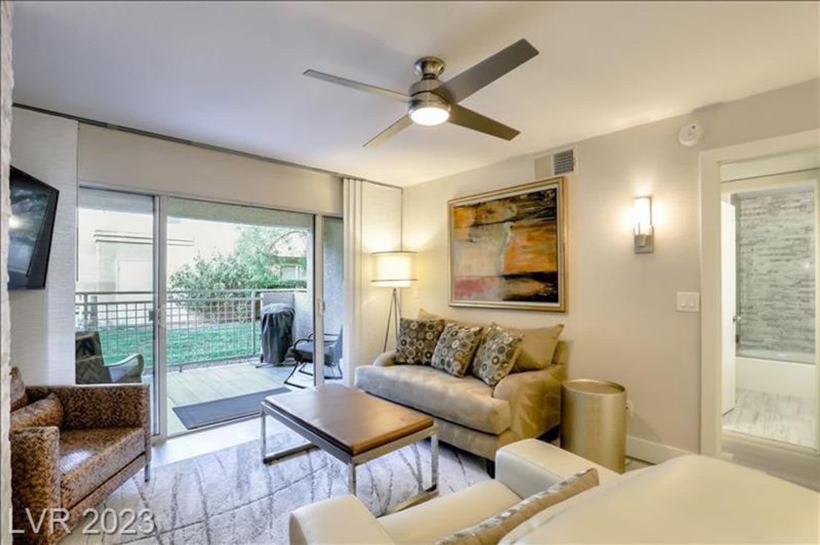 FURNISHED OPTIONAL 2 BEDROOM REMODELED CONDO ON 1ST FLOOR! – photo 4