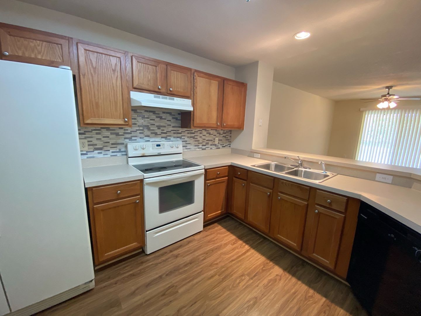 8550 ARGYLE BUSINESS LOOP 105 – photo 3
