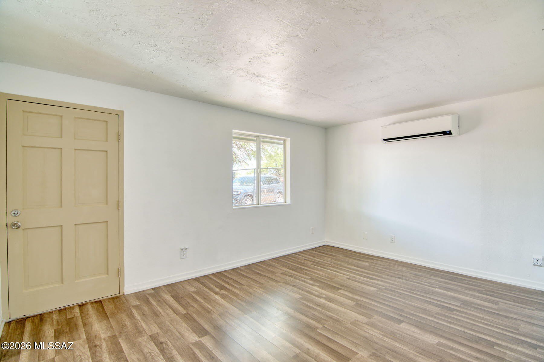 5653 E 28Th Street – photo 5