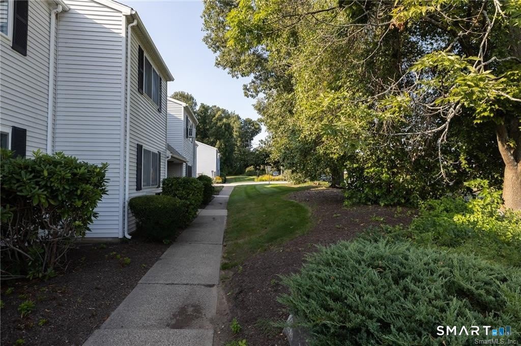 565 Clark Avenue – photo 4