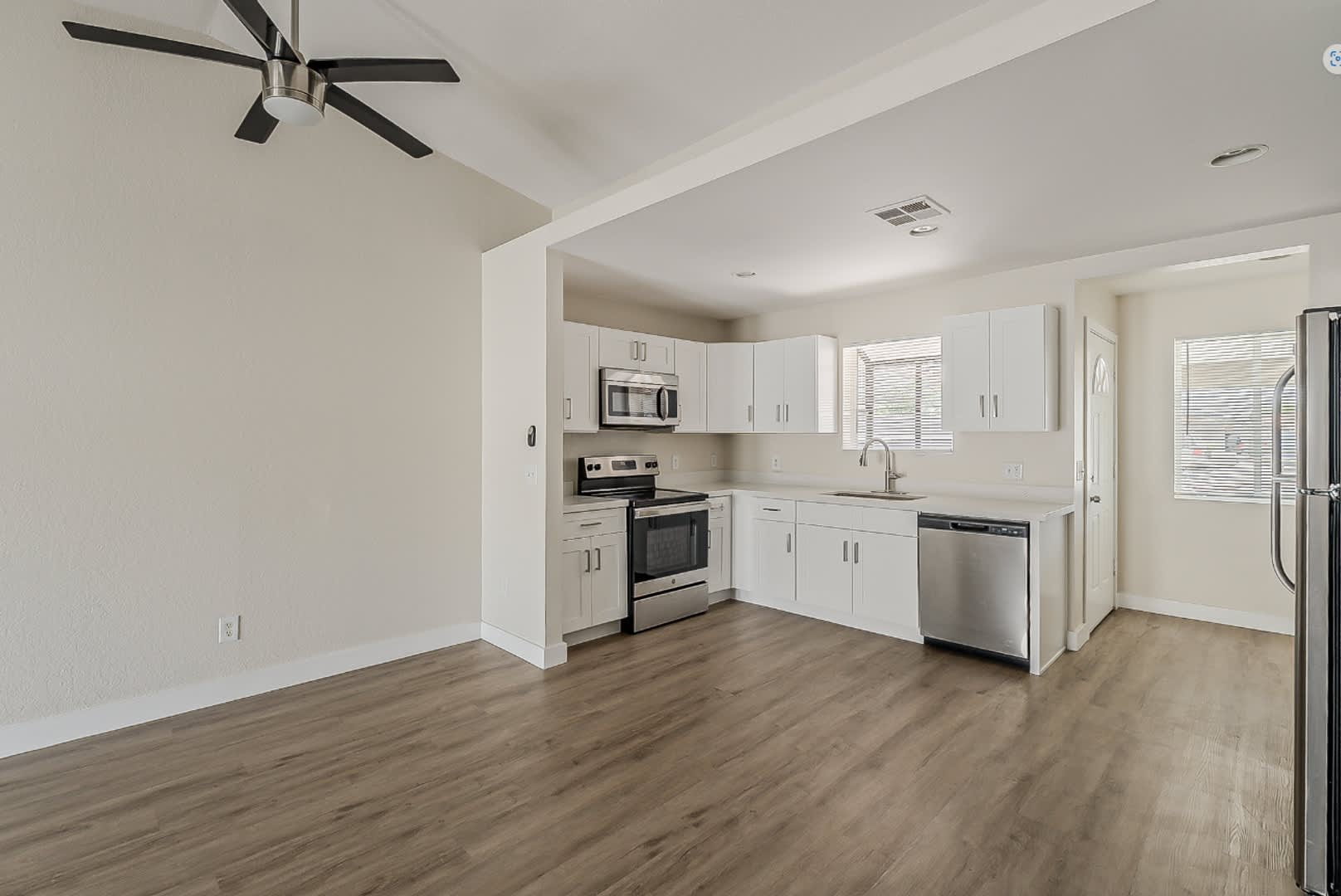 Fully Remodeled!! Low Deposit only $995.00. – photo 3