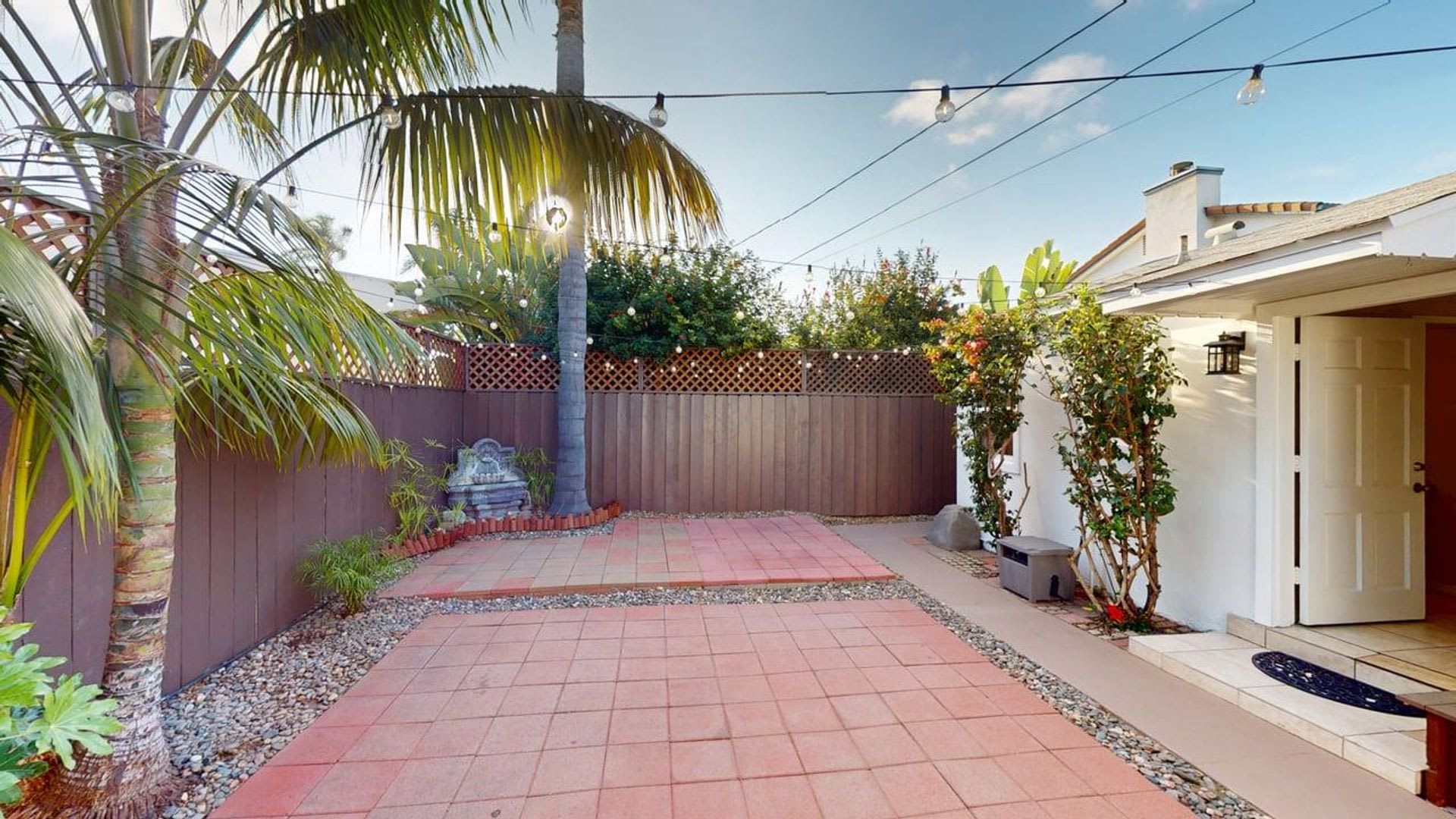 Rare And Private Coronado Back House With Expansive Patio Plus Casita – photo 2