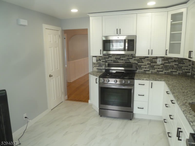85 E Passaic Ave – photo 4
