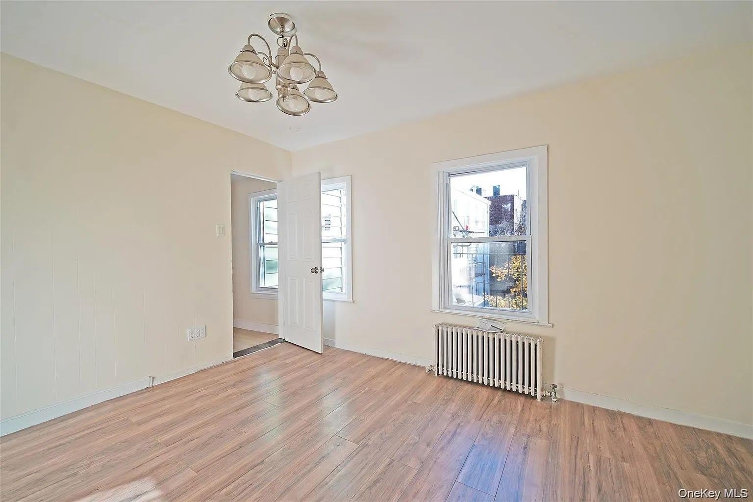 192-23 116th Road – photo 1