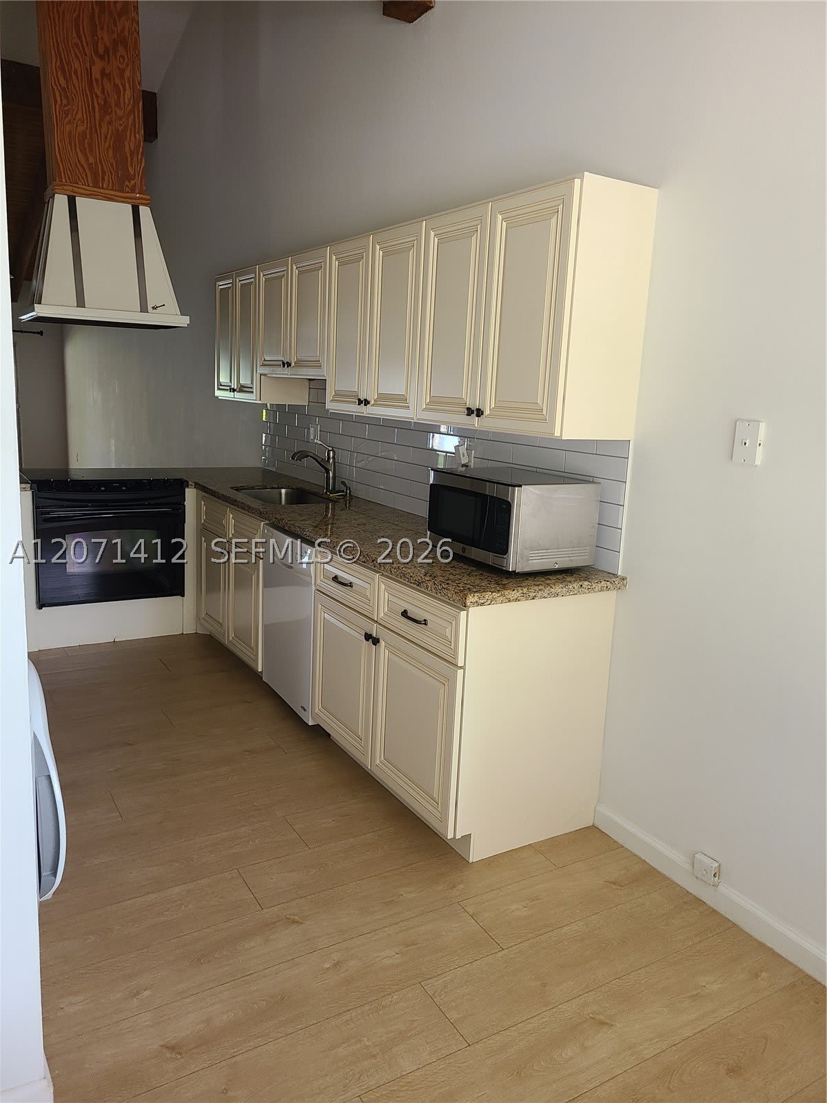 10520 Buttonwood Ave – photo 2