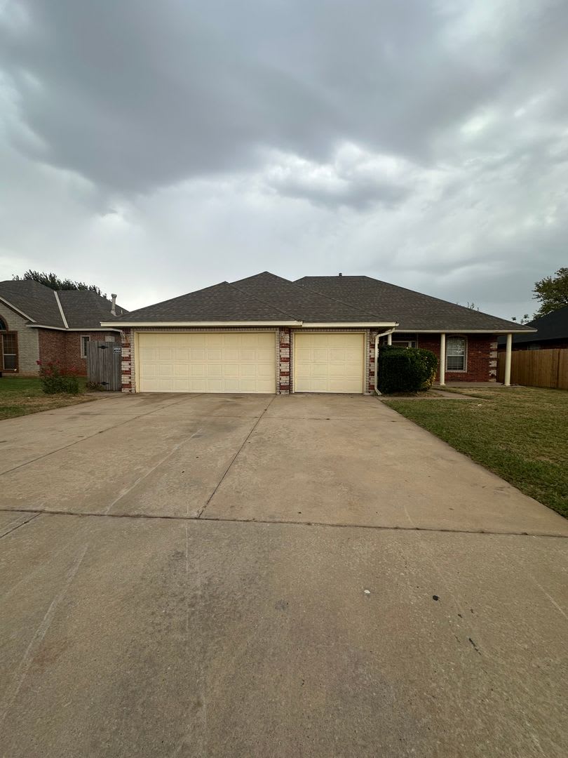 Beautiful 3 bed 2 bath 3 car garage – photo 2