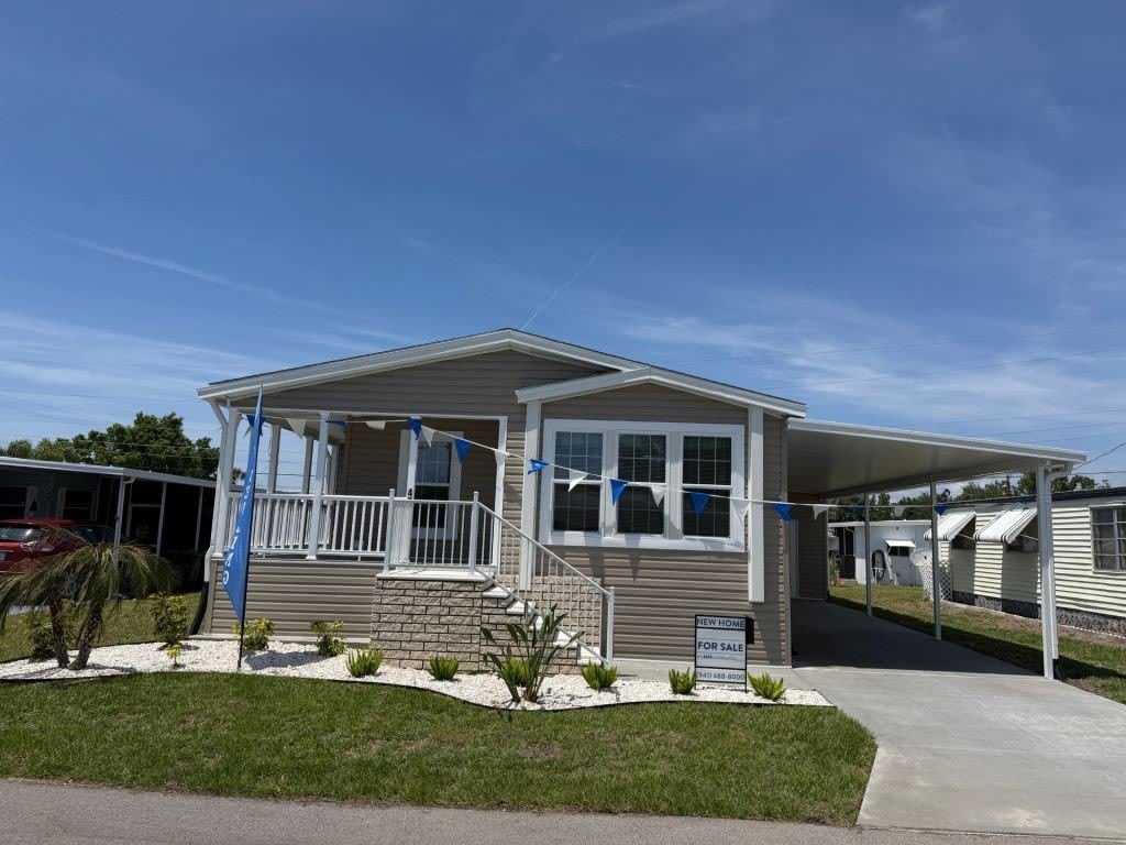 47 6th Street W – photo 2