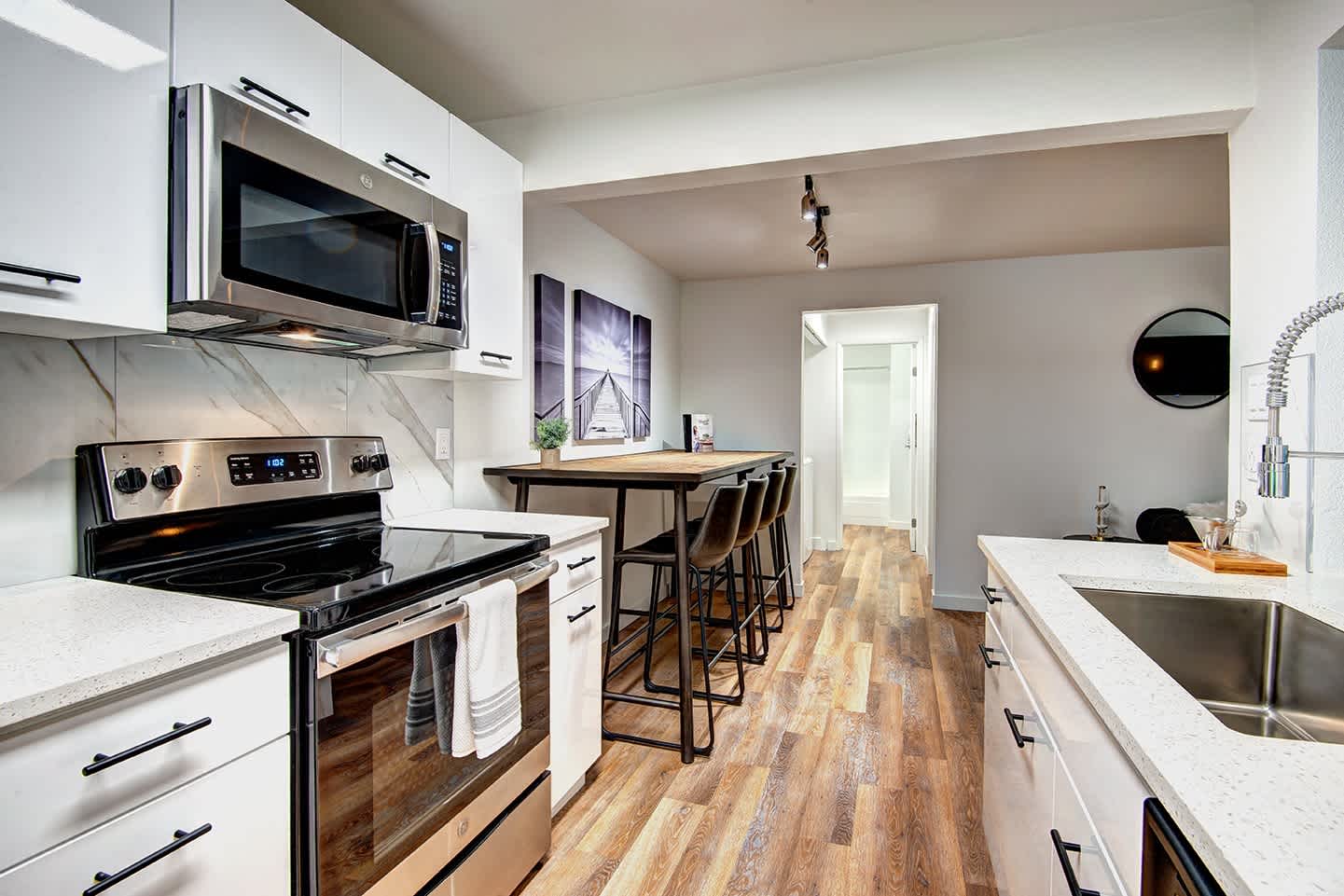Woodlake Apartments – photo 3