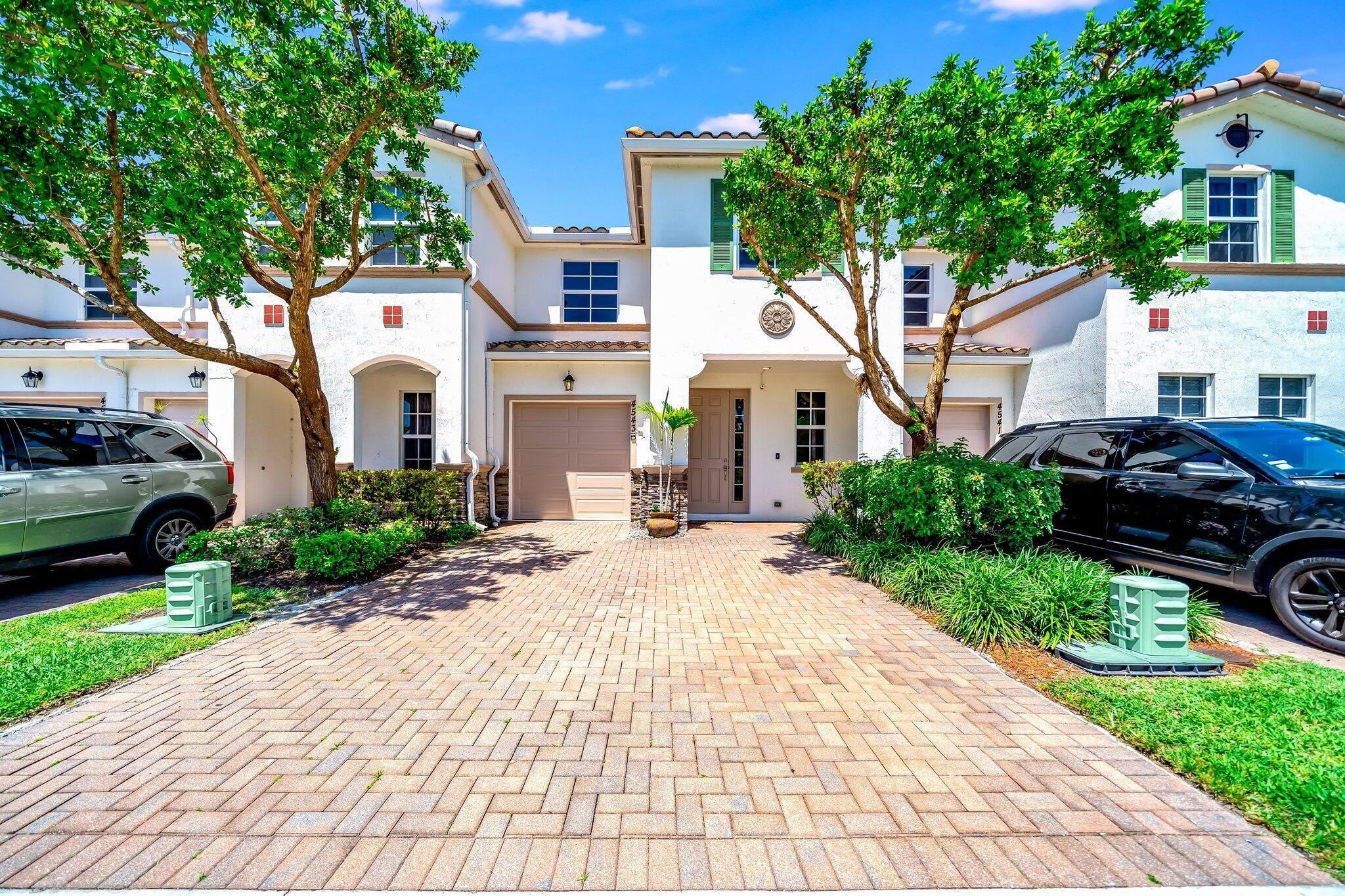 4543 Tara Cove Way – photo 1