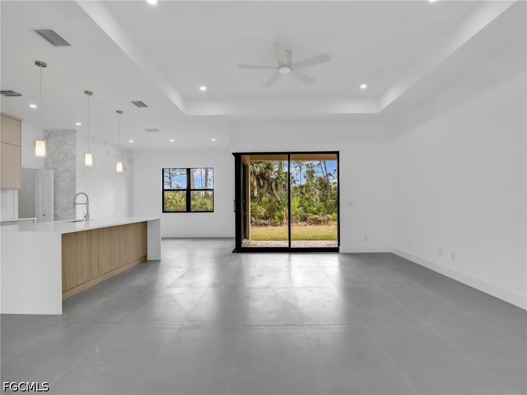 11153 Carnegie Avenue – photo 3