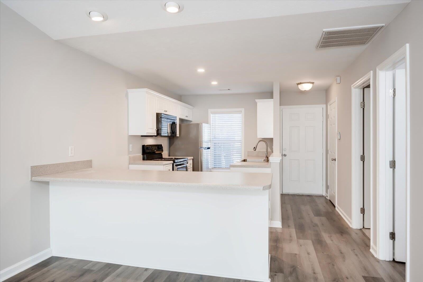 1216 Longpoint Drive – photo 4