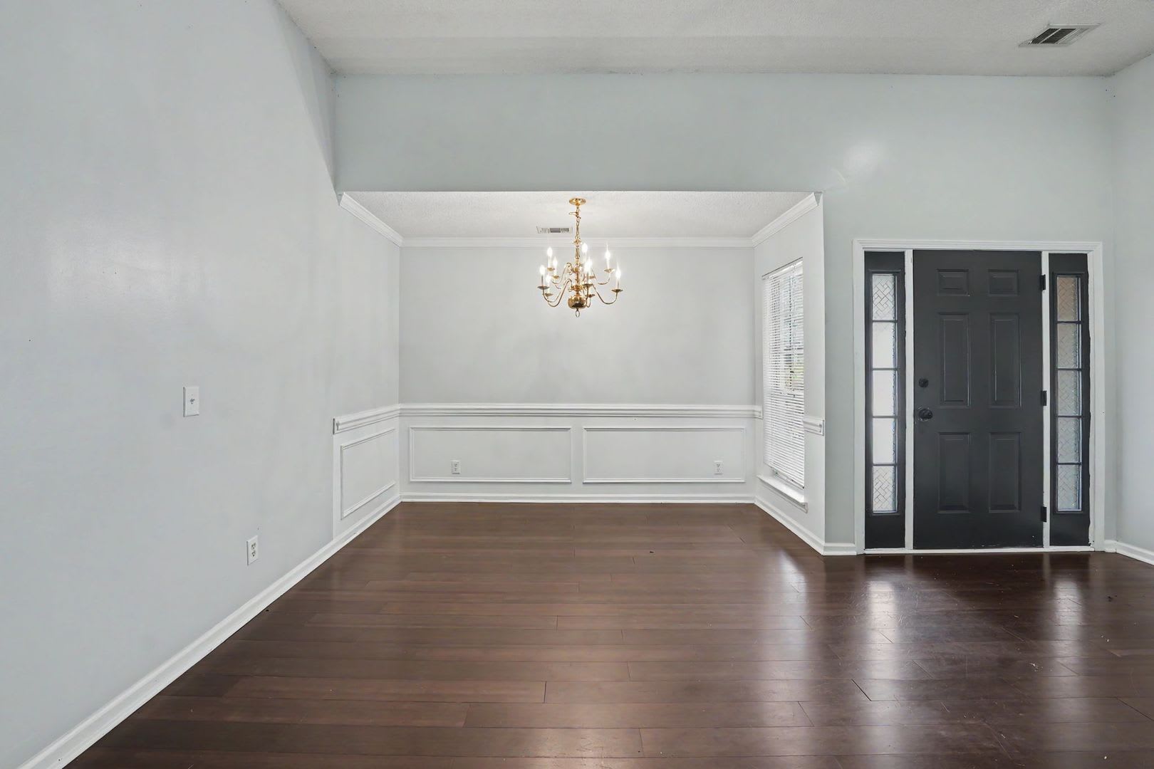 Updated 3 bedroom House in Georgetown – photo 4