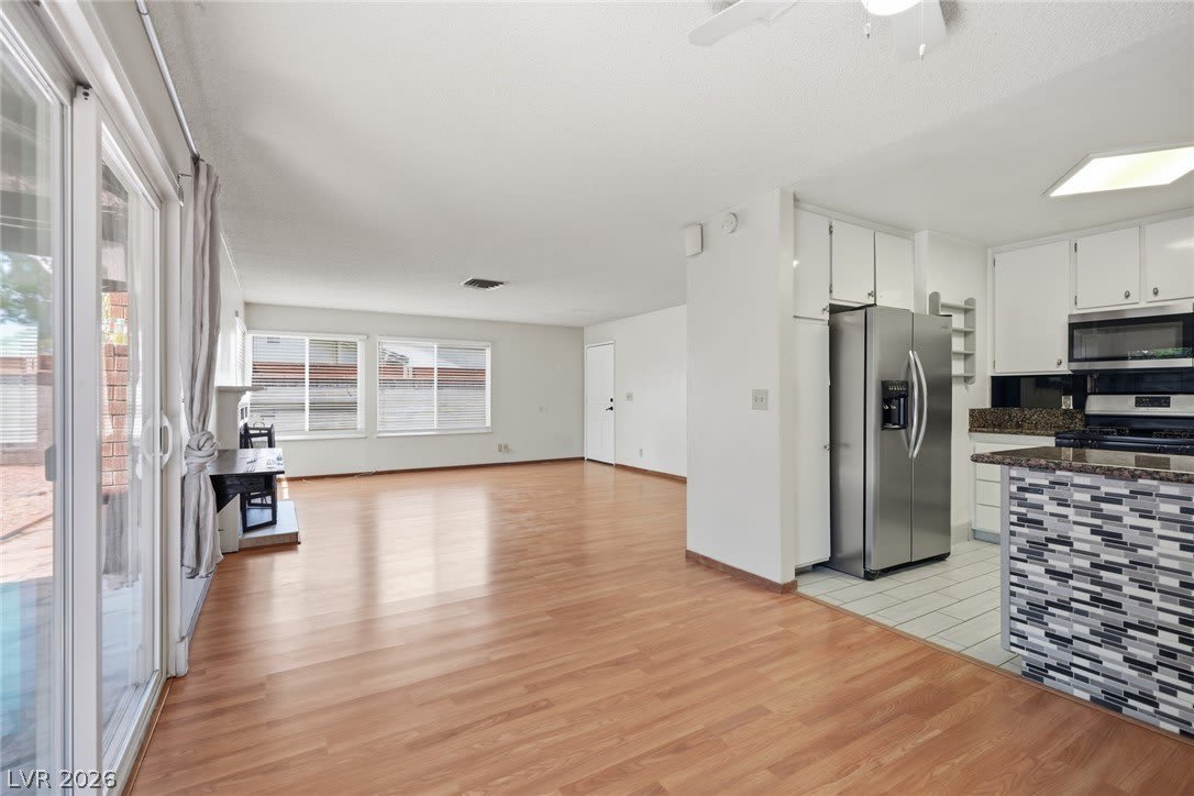 3971 Spring Leaf Drive – photo 3