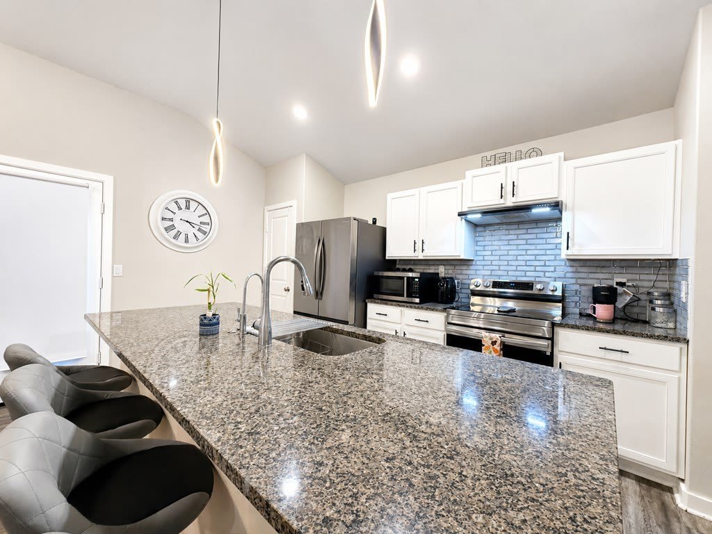2122 Marfa St – photo 5